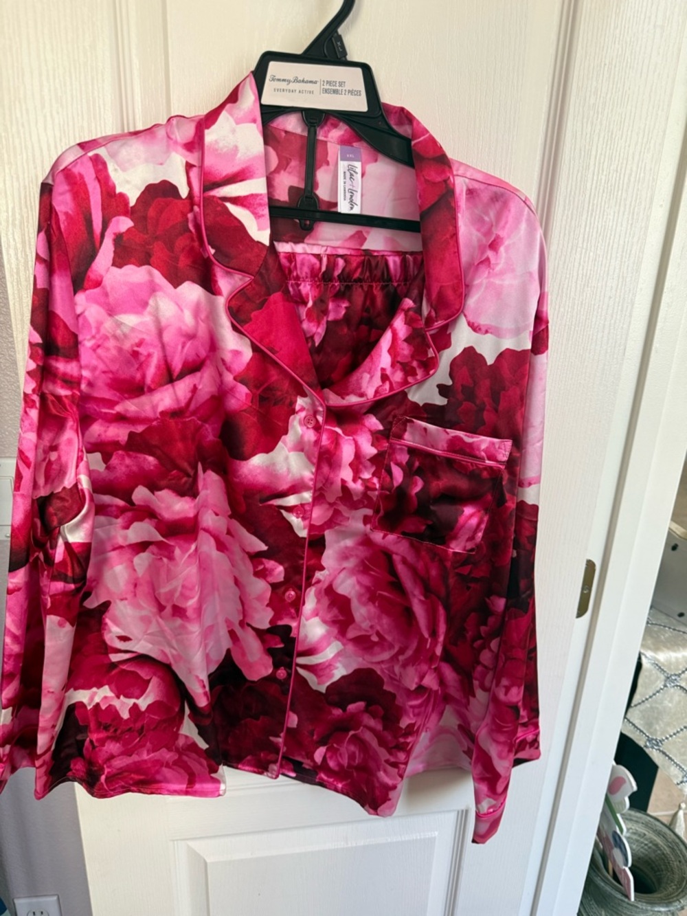 Floral Satin Pajama Top & Shorts Set in Fuchsia Pink